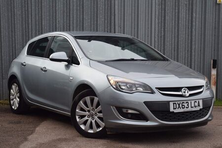 VAUXHALL ASTRA 2.0 CDTi ecoFLEX Elite Euro 5 (s/s) 5dr