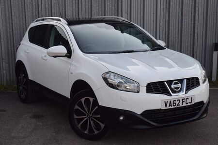 NISSAN QASHQAI 1.6 dCi Tekna 2WD Euro 5 5dr (AVM)